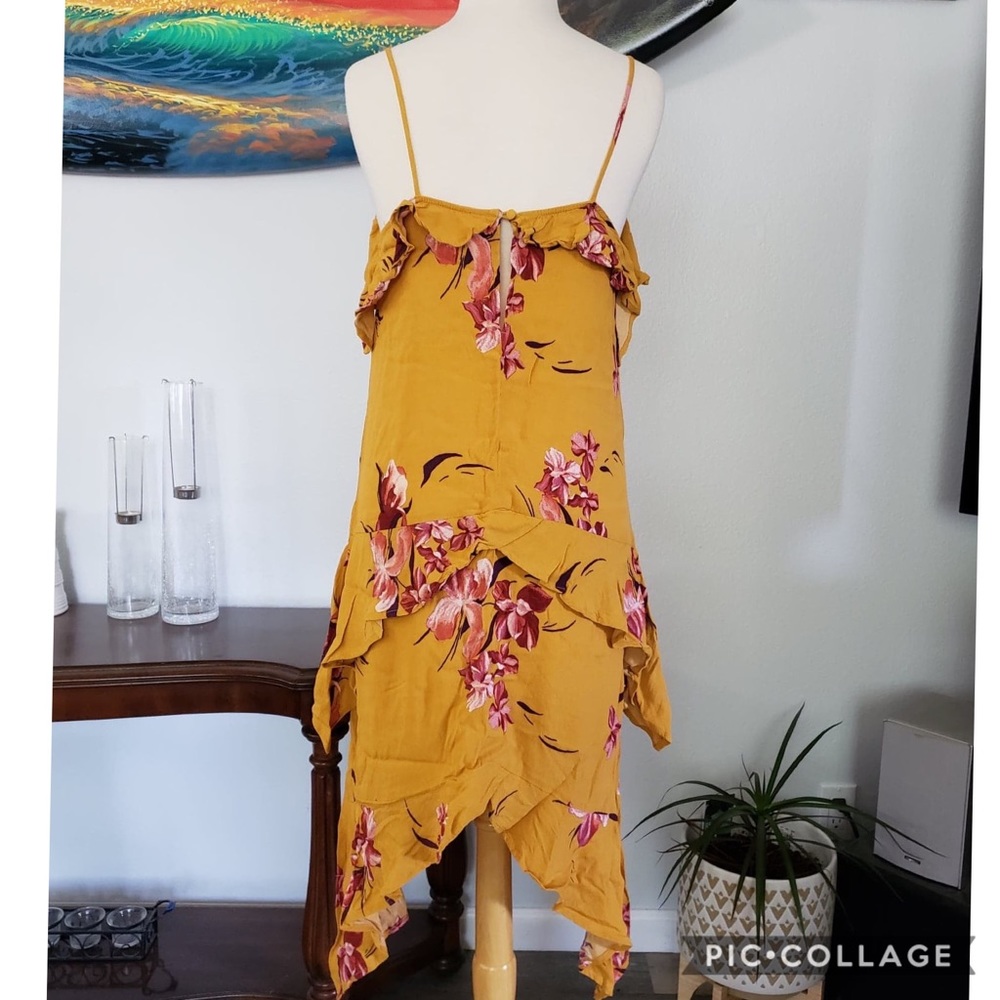 Cute flora dress - Picture 2 of 7